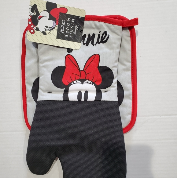 🆕️ Disney Minnie Mouse Oven Mitt & Pot Holder
